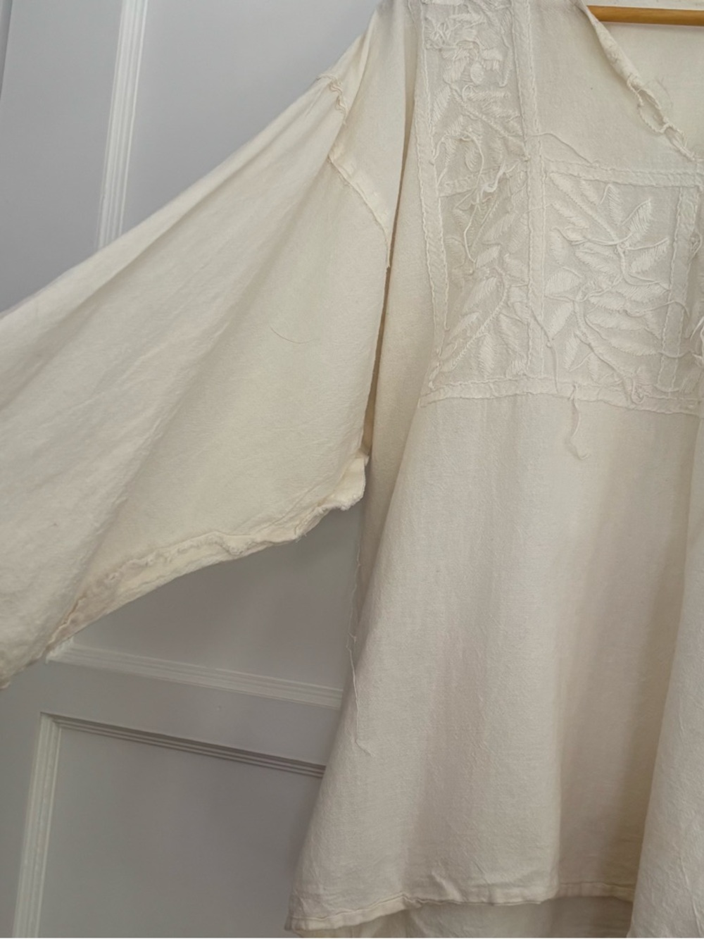 Vintage Embroidered Cream Women's Top - Picture 10 of 12